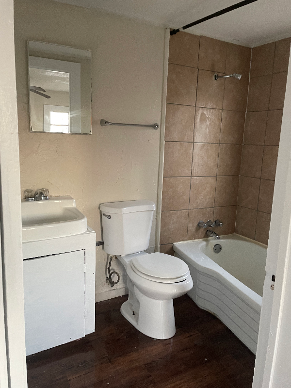 WACO Apartment: 126 1/2 HOOD STREET