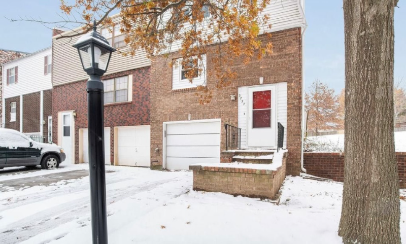 Lees Summit Townhome: 3727 NE Colonial Dr.