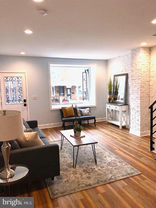 Philadelphia House: 629 S Yewdall St