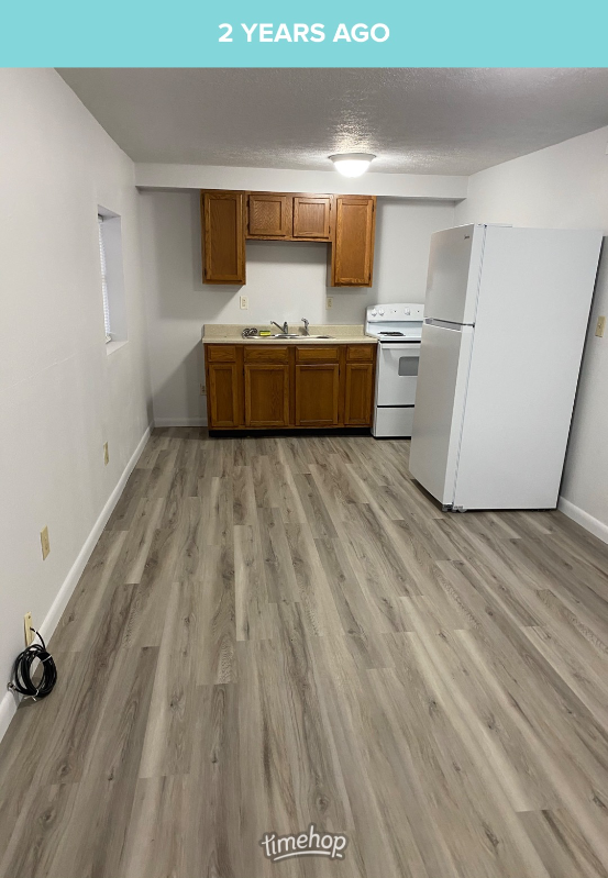 Dunbar Apartment: 109 1/2 A 7 th street