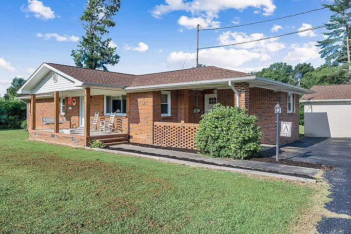 Morrison House: 502 Rock Road