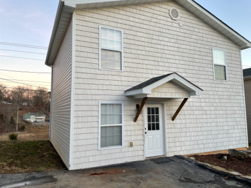 Rutledge House: 116 Roberts Ridge