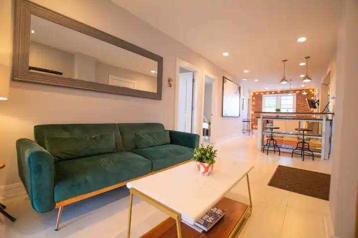 Chicago Apartment: 2732 s bonfield