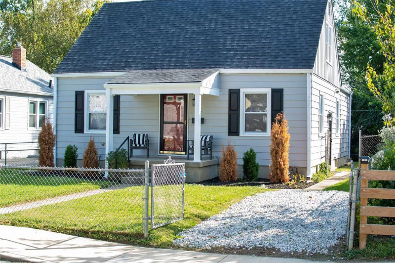 Indianapolis House: 1929 Warman ave