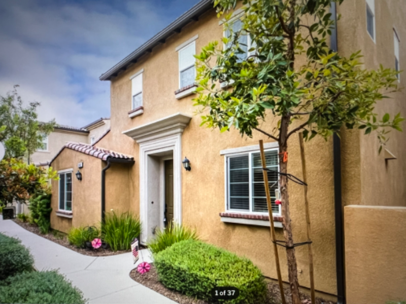 Murrieta House: 37435 Paseo Tulipa