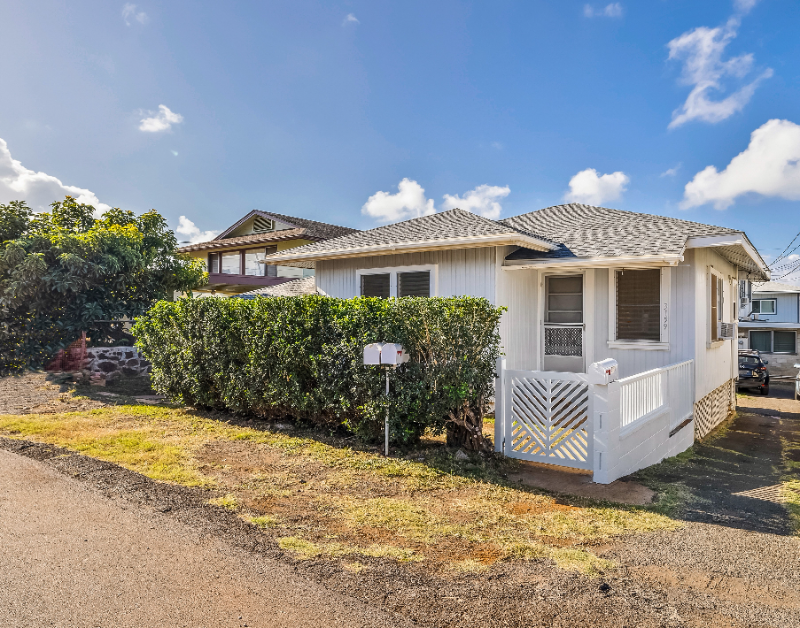 Honolulu House: 3159 Lincoln Ave