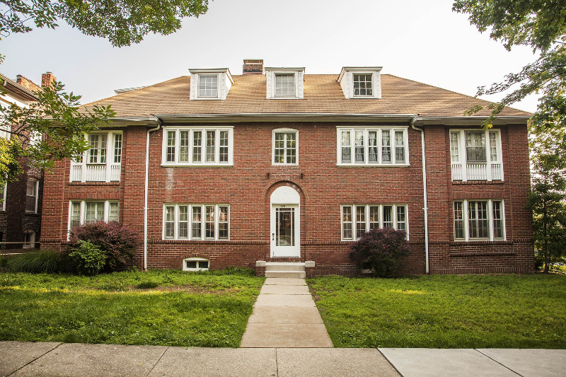 Clayton Apartment: 6401 Alamo Ave