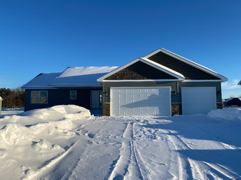 Cambridge House: 906 Taft St S