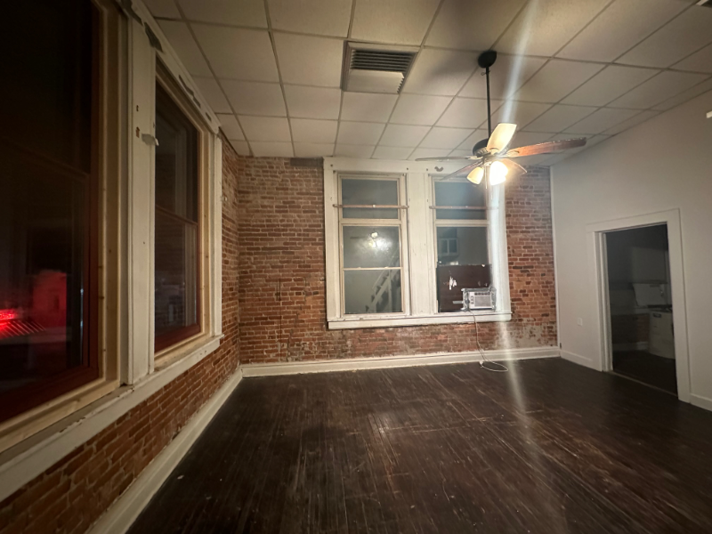 Kirksville Apartment: 112 West McPherson