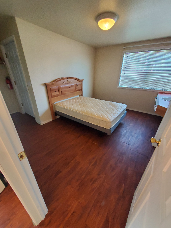 South Bend House: 65 w First St