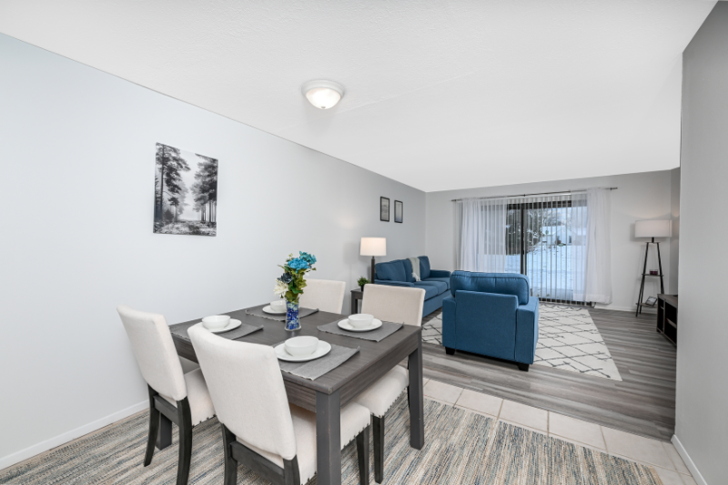 Mentor Townhome: 6615 Center St.