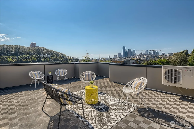 Seattle Condo: 1817 S Charles St