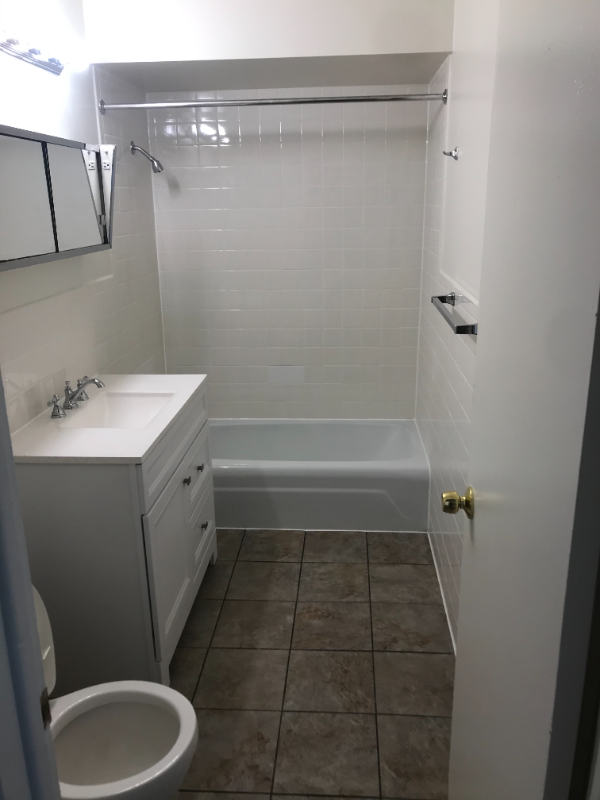 waukegan House: 3060 Kathe Lane