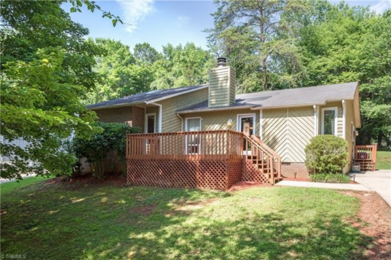 Winston Salem House: 204 Brambleton Ct