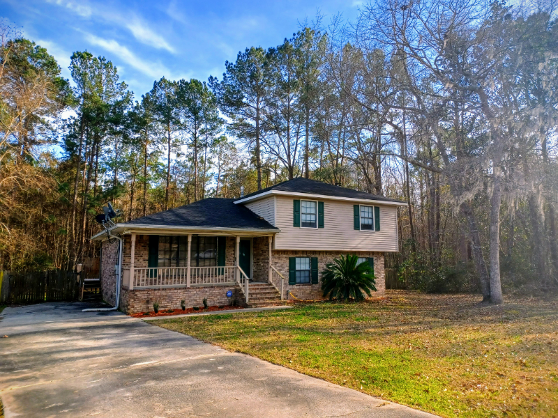 Hinesville House: 206 Brittney Ln