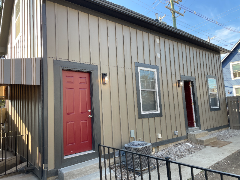 Columbus House: 603 E Beck St