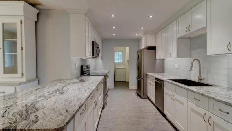 Daytona Beach House: 1462 Roosevelt blvd