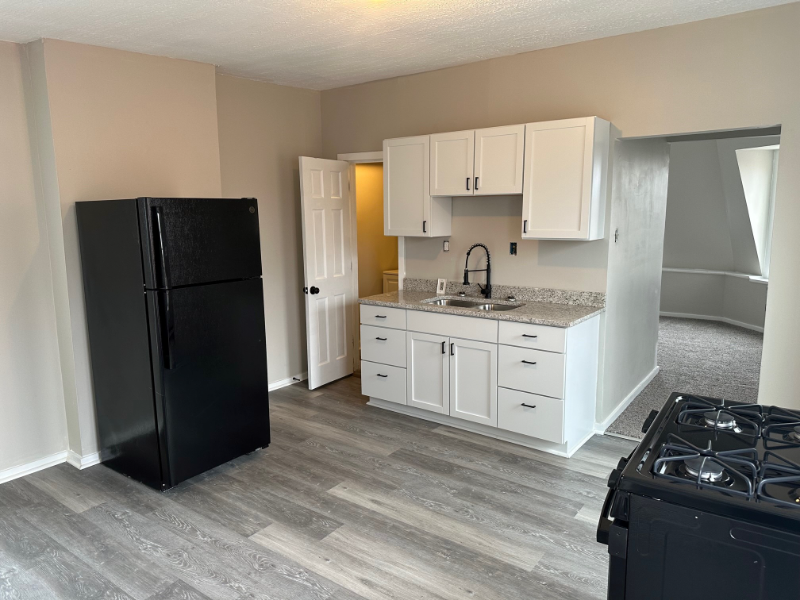 Newport Apartment: 801 Central Ave