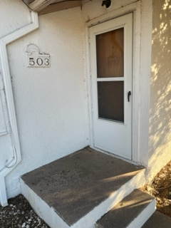 Portales Apartment: 503 W. 1st