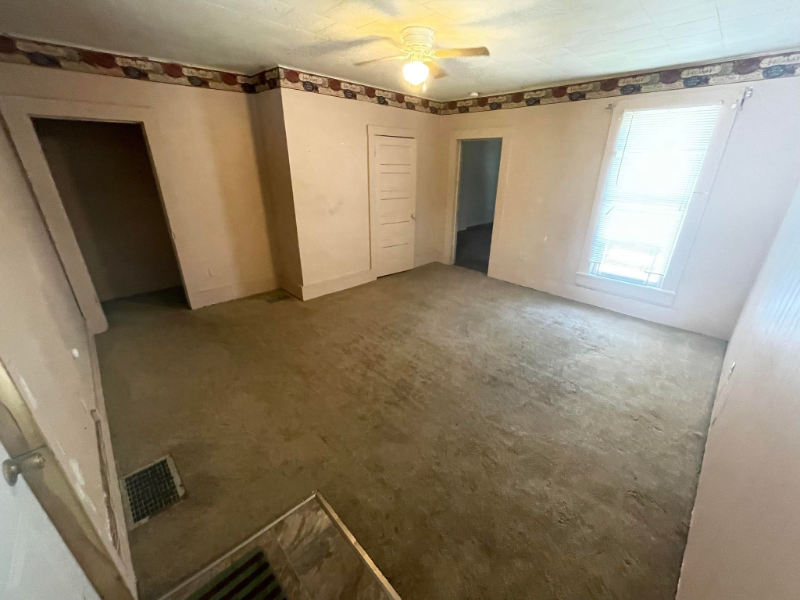 Cambridge Multiplex: 1202 1/2 Gomber Ave (4PLEX)