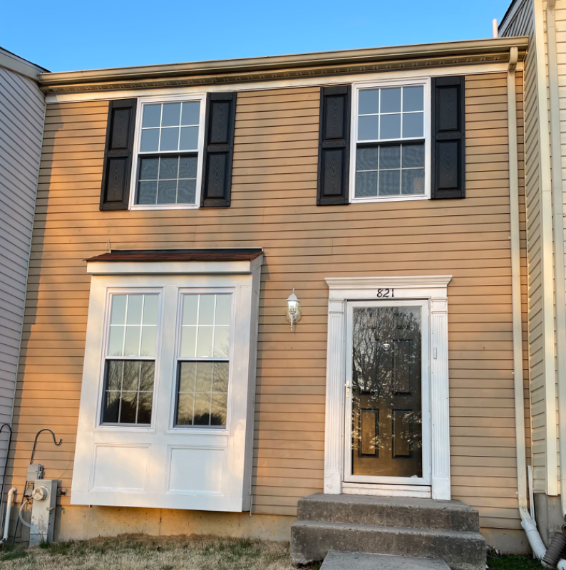 Edgewood Townhome: 821 Angel Valley Court