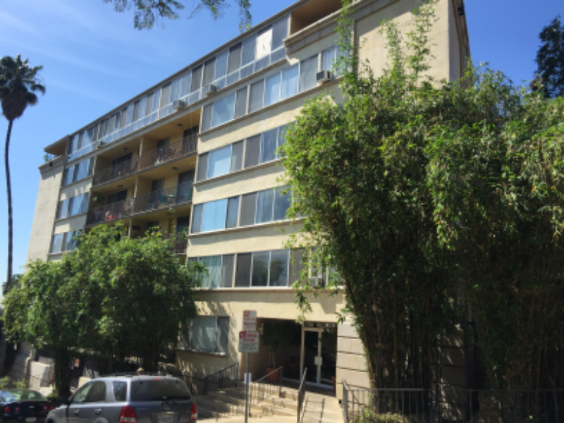 West Hollywood Apartment: 7100 Hillside Ave