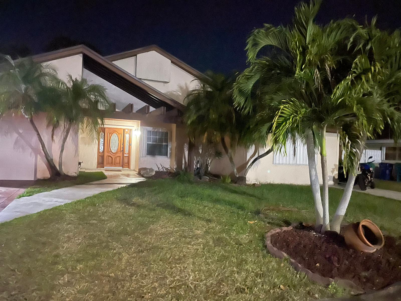 miami House: 6760 sw156 ct