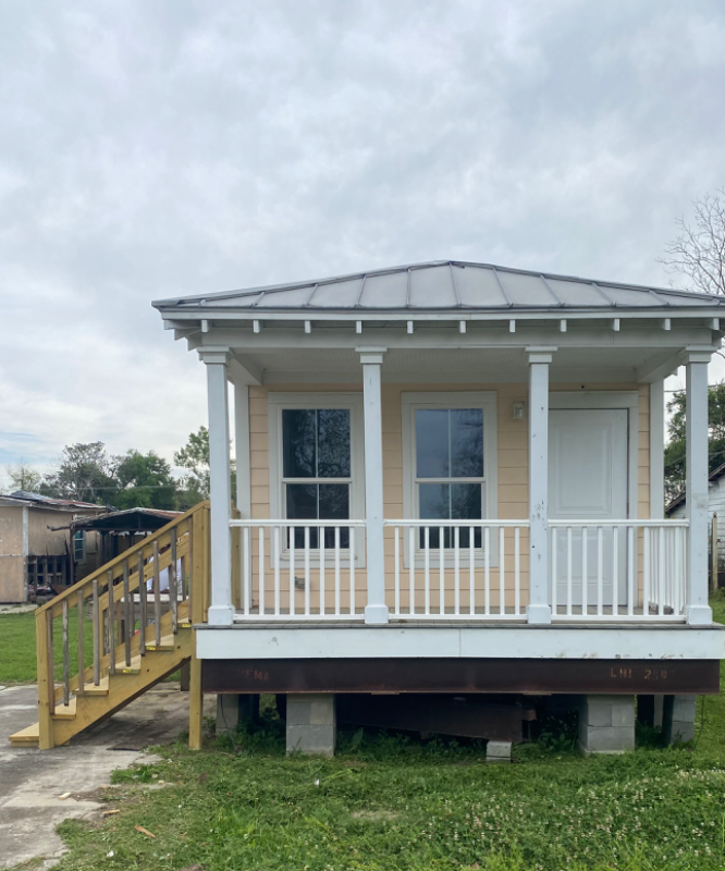 Houma House: 5635 Leon Street