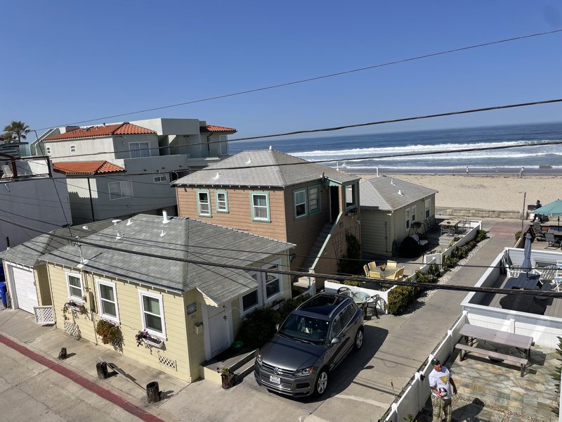 San Diego House: 3829 Ocean Front Walk