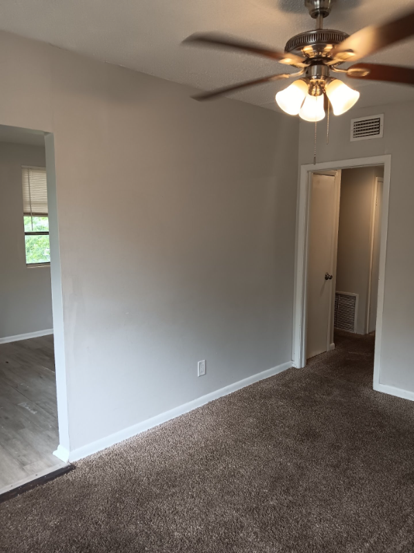 Jacksonville House: 1645 W 23rd St