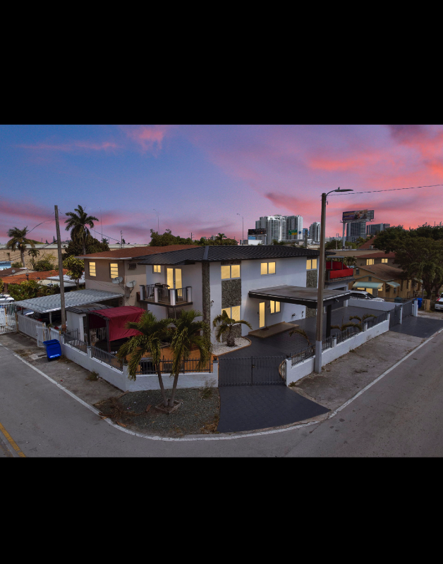 Miami House: 901 nw 22 pl