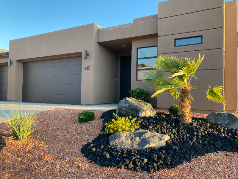 Washington House: 945 W. Jonathon Dr