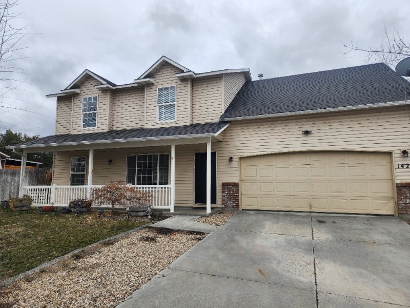 Nampa House: 1427 W Roberts Pl