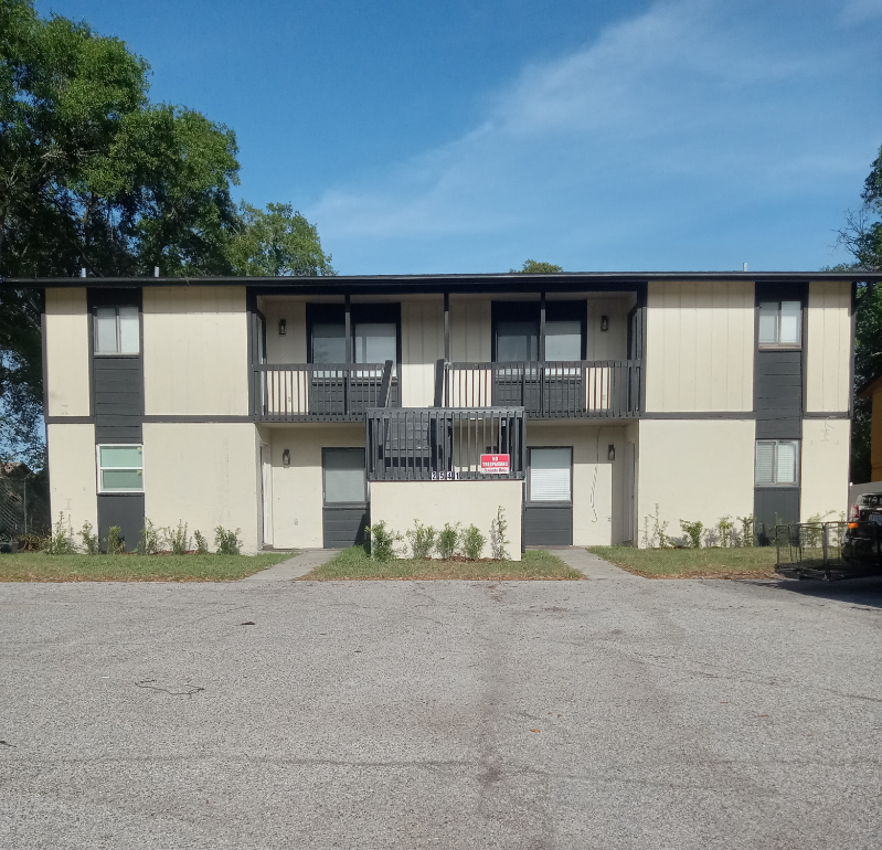 Sanford Apartment: 2541 S Myrtle Ave