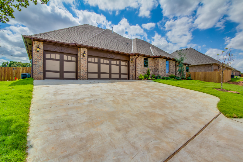 Edmond House: 2701 Hermoso Circle