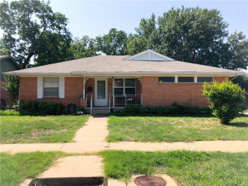 Plano House: 800 20th st