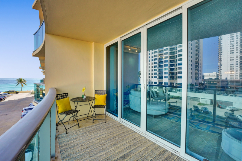 Hollywood Condo: 2501 S Ocean Dr