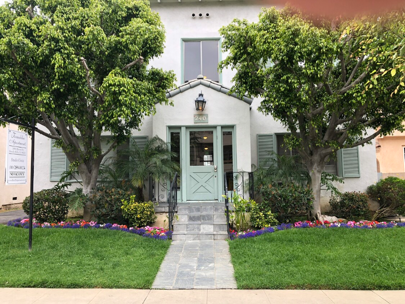 Beverly Hills Apartment: 240 S Reeves Dr