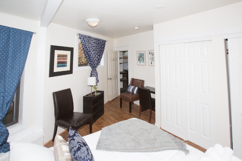 Seattle House: 1901 N 80th St