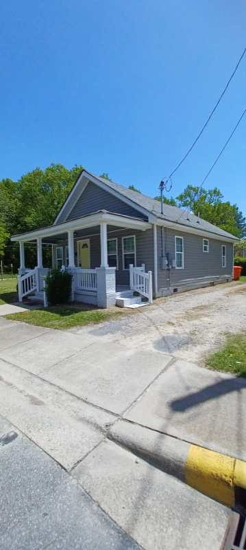 Elizabeth City House: 701 Walker Ave