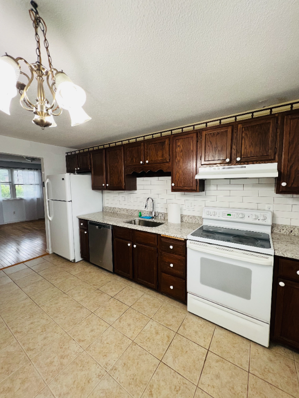 Waltham Apartment: 12 Cutter St