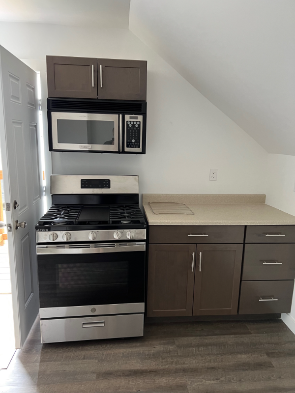 Mount Vernon Apartment: 1318 S 3RD ST