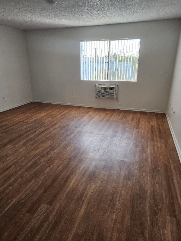 Wilmington Apartment: 633 Broad Avenue