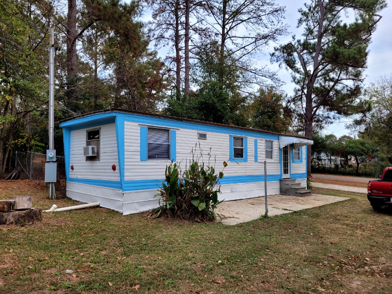 Warner Robins House: 205/437 Holt Ave