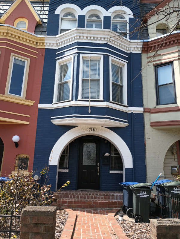 washington Townhome: 718 13 st NE