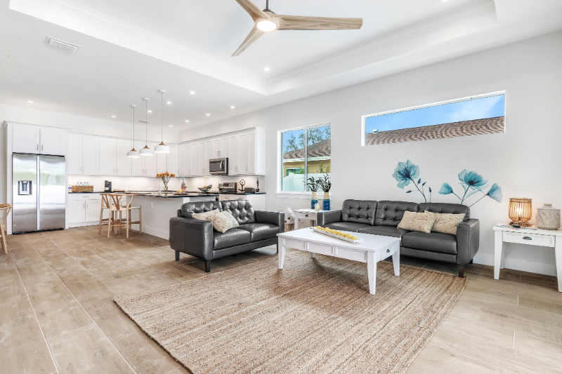 Naples House: 789 109th Ave N