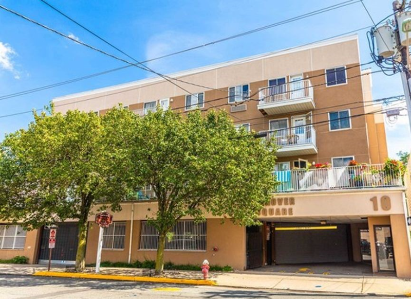 Cliffside Park Condo: 10 Palisade Ave