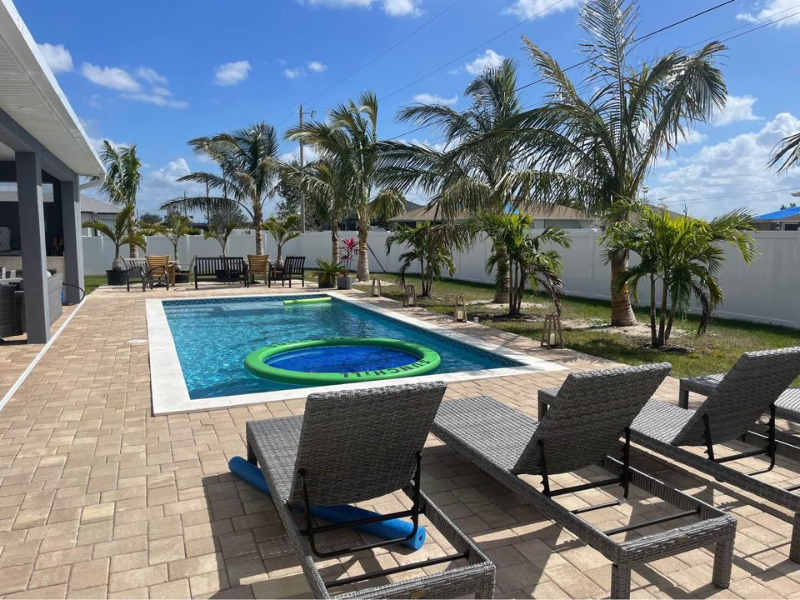 Cape Coral House: 1438 embers parkway W