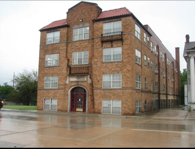 Tulsa Apartment: 1210 S Cheyenne Ave