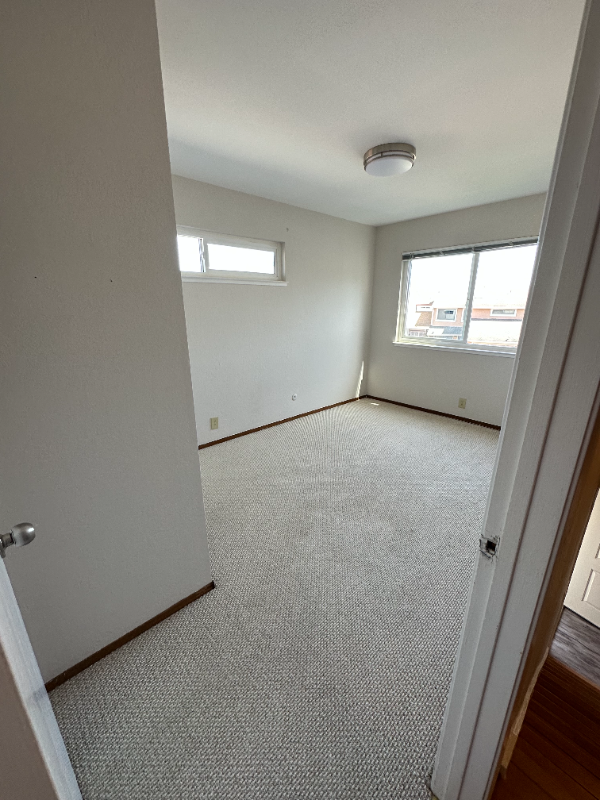 Daly City House: 101 Del Prado